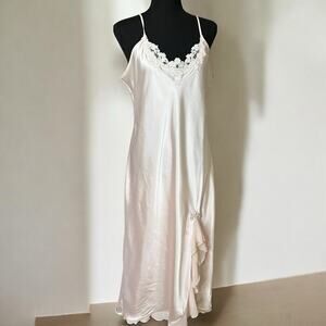 Expressions by CA Dynasty Women’s Night Gown Peach Size XL